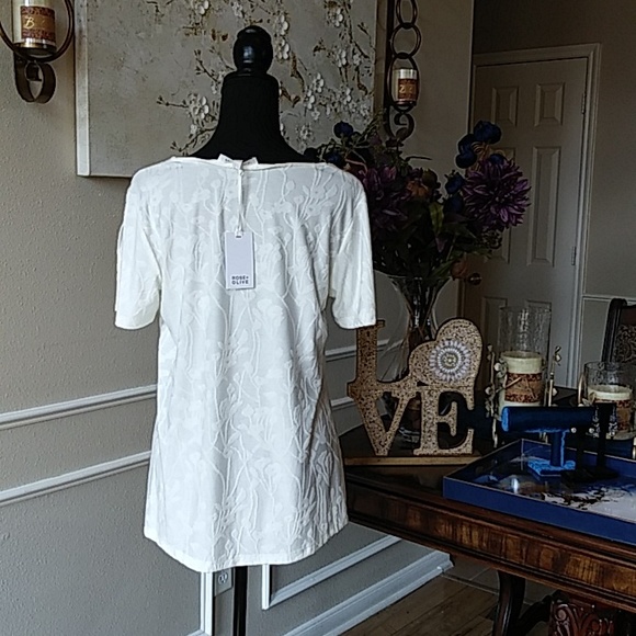 NWT Off White Texture Cold Shoulder Top By Rose + Olive. Size M - Picture 7 of 17